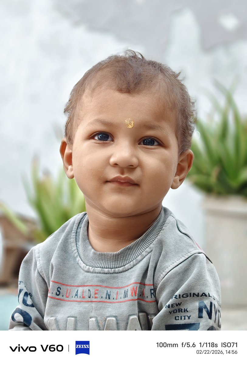 LoserAnant's tweet image. Pure portrait magic ✨📸

#vivoV60 #ZEISS