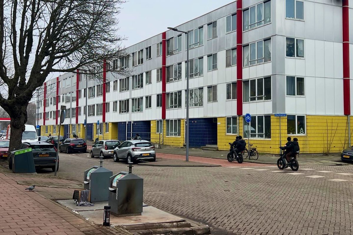 Vredenoordkade, Rotterdam in 1959  en nu. Neem het pensioen af van de ambtenaren die dit destijds hebben bedacht (van <a href="/thenandnowrdam/">Then & Now Rotterdam</a>)