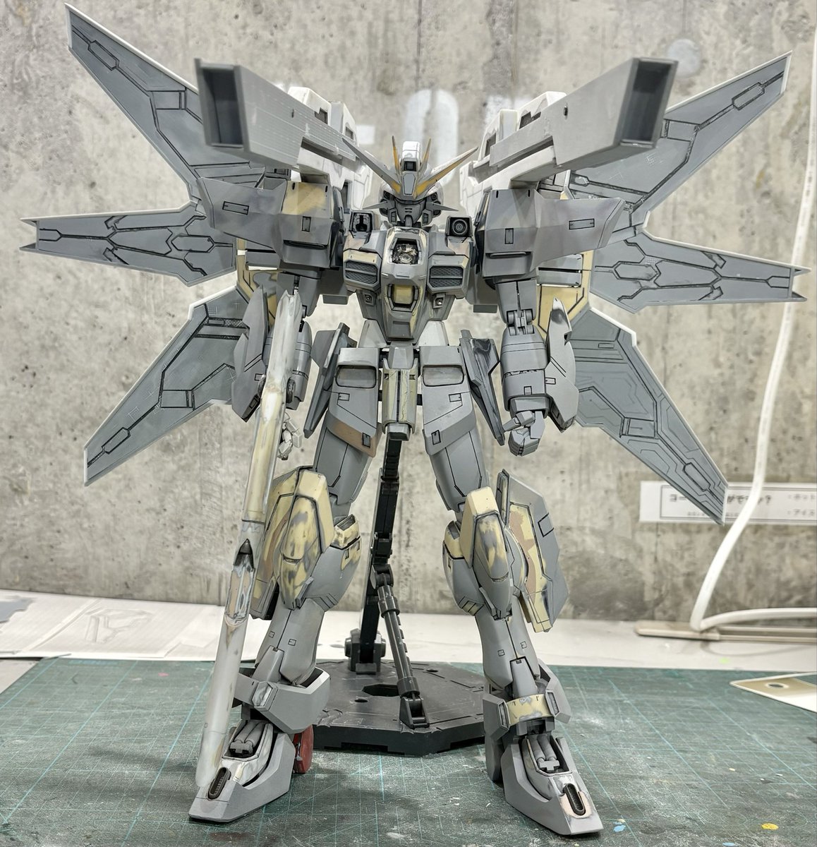 今日も<a href="/GUIDEBEACON/">ガイドビーコン Since2012</a> さんで1/60 ガンダムダブルエックス作業。

ようやくリフレクター出来て（長かった...）本体に取り付けてみた。

追加でデティール掘り込もうかと思ったけど、バランス良いので、このままで、

時間かかった..

＃ガンプラ
＃ガンダムDX