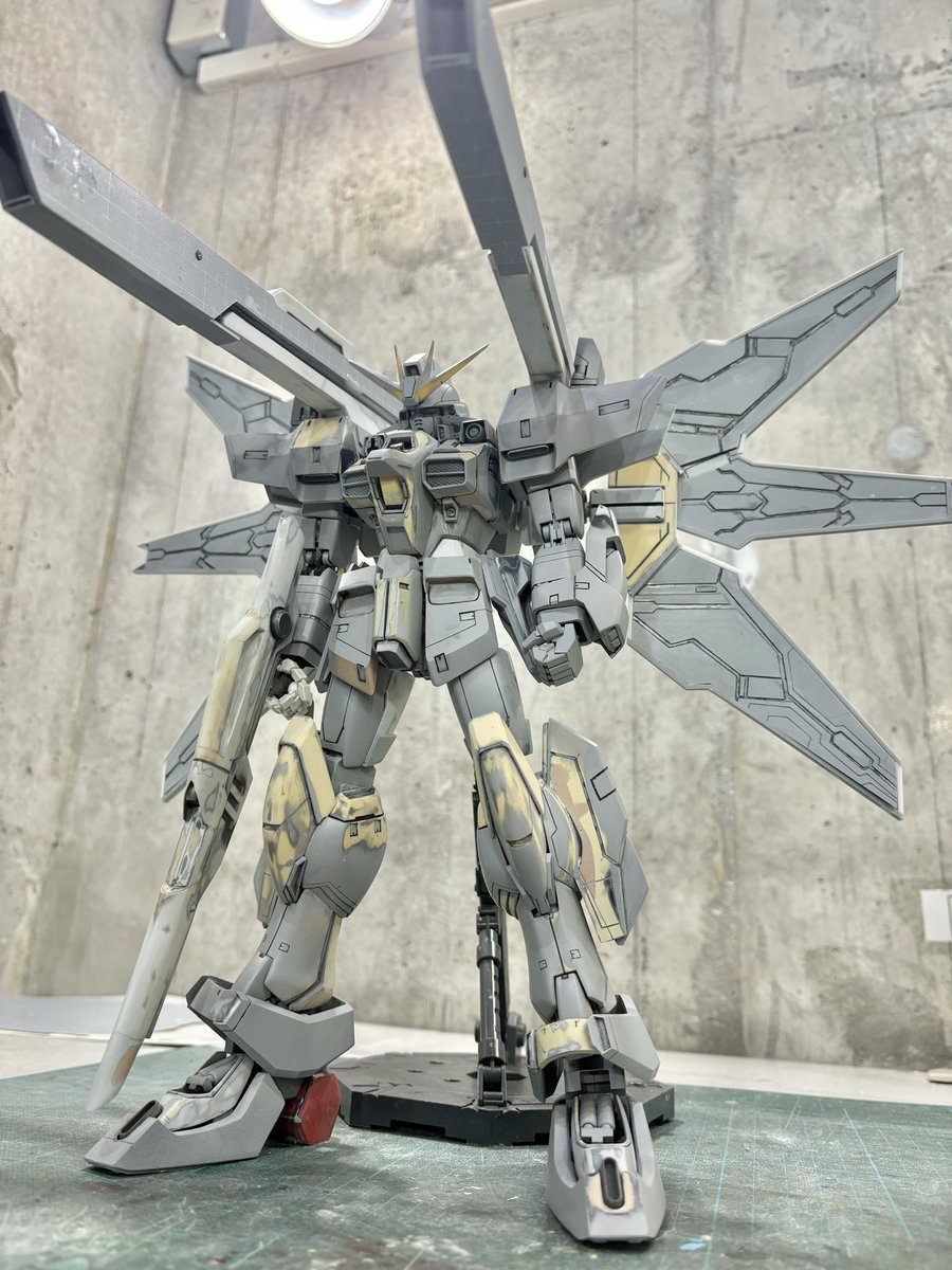 今日も@GUIDEBEACON さんで1/60 ガンダムダブルエックス作業
