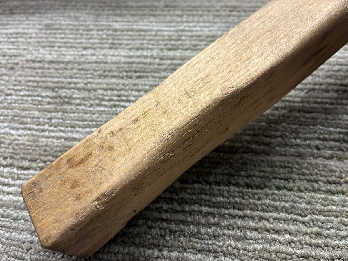 OnlinsShop's tweet photo. バトニングハンマー
叩きまくってボロボロになったら紙ヤスリで復旧
細くなるまでコレでOK！使えなくなったら薪として燃やしてやってください🙇🏻

https://t.co/seDcDvYlY0

#kunitakeonlineshop #kunitake 
#キャンプ #キャンプギア
#アップサイクルギア https://t.co/jl9QZw51Ur