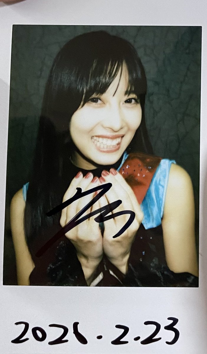 1部のジェナさんのソロチェキの時に今日誕生日の事を言ってサイン会の