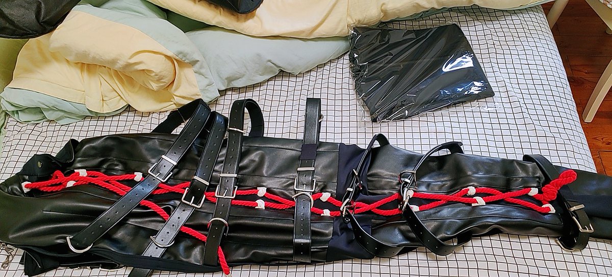 坔<a href="/qegjjvggy/">坔</a> 的实拍图🤠
有成员调侃本社区的聚会通告、产品说明、产品详情页，宛若“项目投标书”
其实附带文件中还包括的“成分与质检报告”更有点像论文，这不是必要的，甚至不需要。但这种严谨和我们档期中的操作一样，是一致的🤔