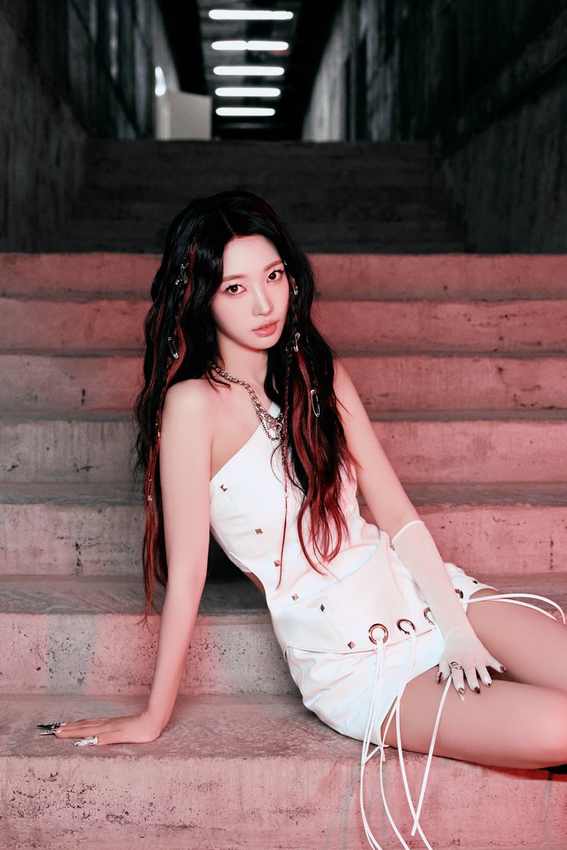 EVERGLOW 4th Mini Album 【CODE】

Concept Photo #3
'SIHYEON'

🗝️ 2026.03.03 18:00 (KST)

#EVERGLOW #에버글로우
#CODE #EVERGLOW_CODE