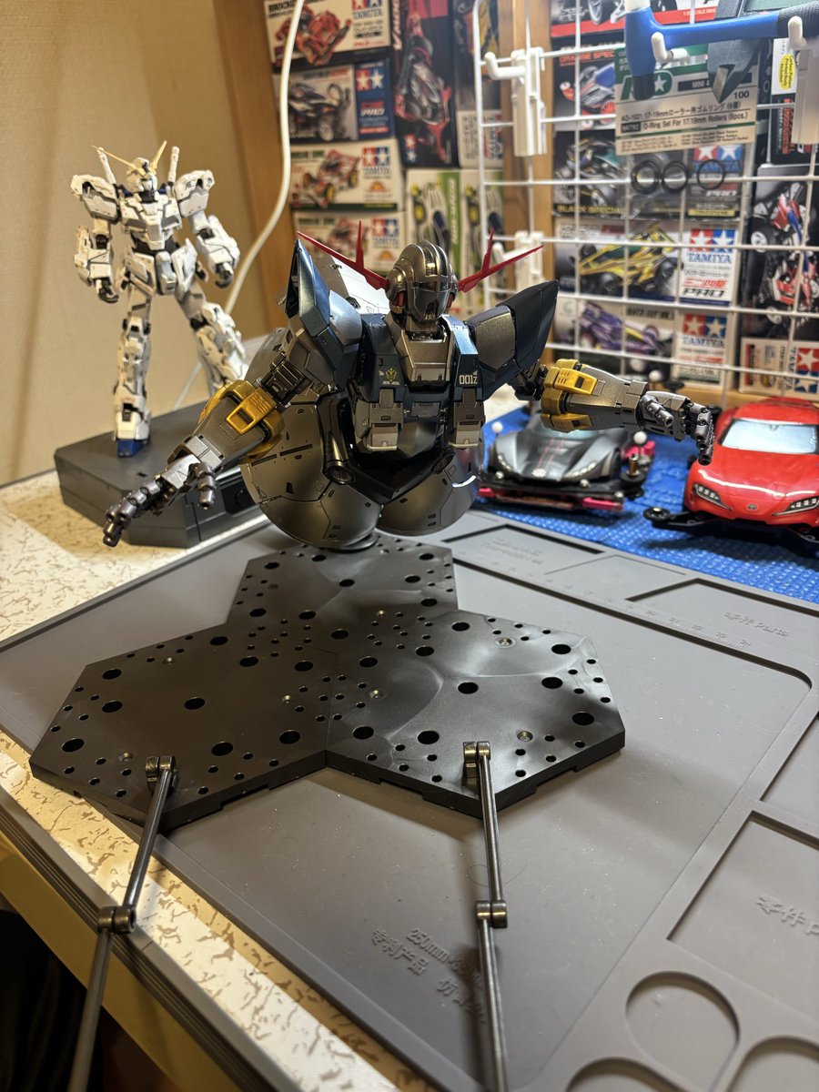 KT41_BMAX's tweet photo. たまにはガンプラの話し続編
やっとジオング完成🔧
次は何作ろう😕
暖かくなってきたし道具揃えて
HGで塗装でもやるか✒️
#ガンプラ 
#ジオング https://t.co/GrGg3SEuGL