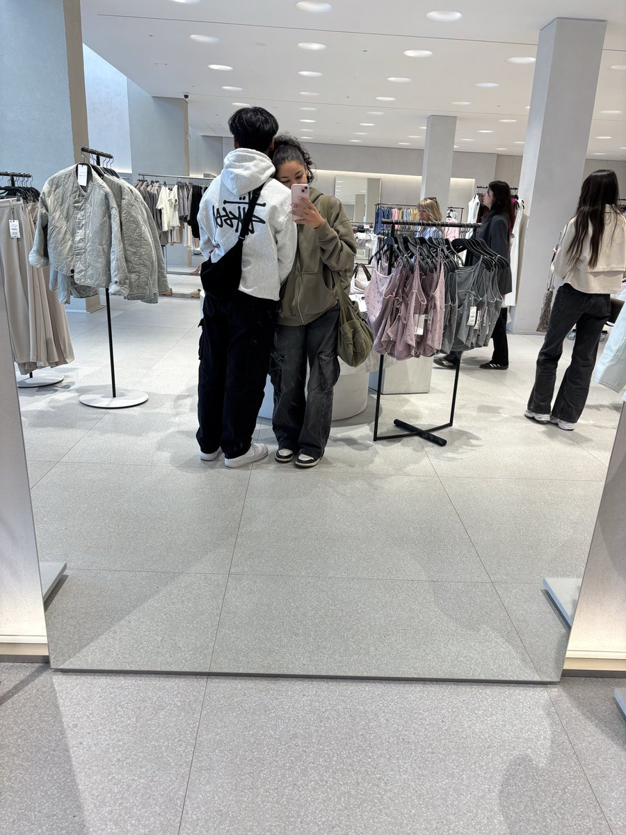 paige ᨦ ෆ ᨩ tweet media