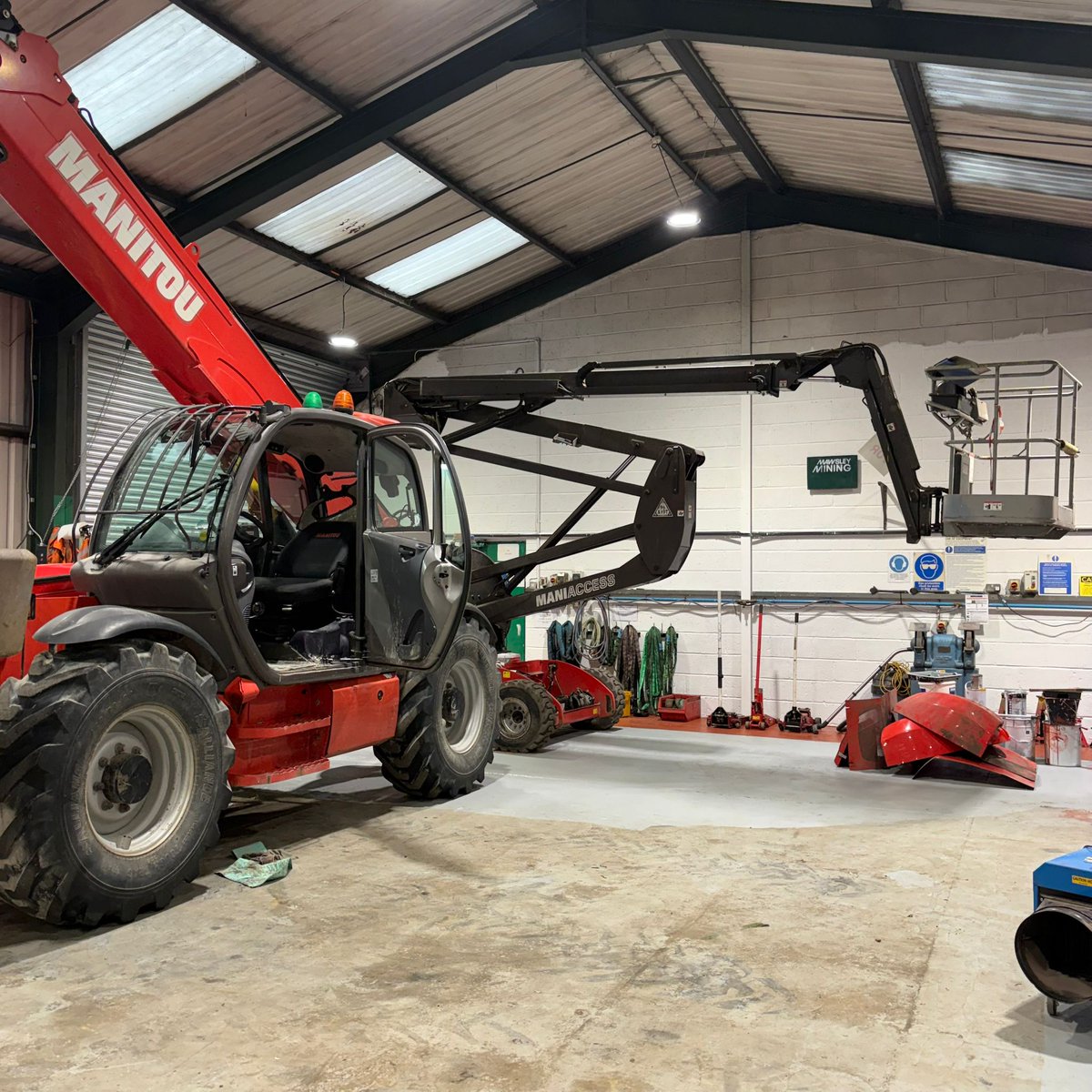 Don't wait for the first big job to realise your fleet needs a service.

With spring projects lining up, the last thing you need is a breakdown.

Winter storage can be tough on seals, batteries and fluids.
