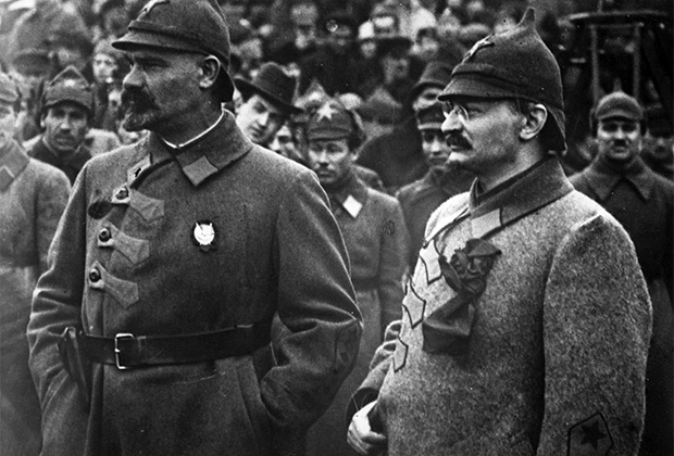 23 февраля 1918 года лейбой давидовичем бронштейном создана РККА !!!!!!!!!!!!!!!!!!!!!!!!!!!!!