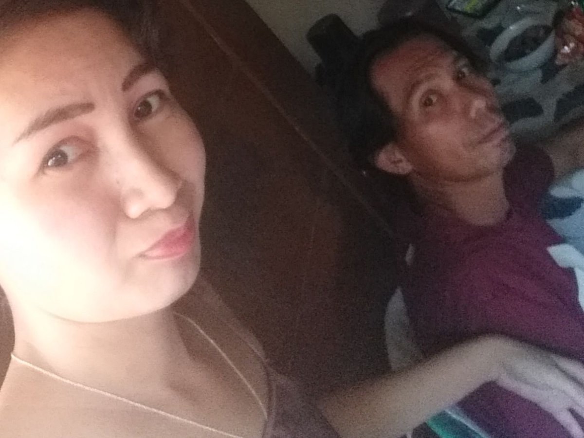 JaustineV27's tweet photo. Yung wala pa rin akong content sa Tiktok at parang may mako-convert pa ata ng MP3 para maging background sa video clips ko yung pagkanta ko. Eh aktwal yun at hindi galing sa WeSing. By the way, kahapon lang ang mga pics na toh noong nagvideoke kami. https://t.co/pRCuNhgbpK
