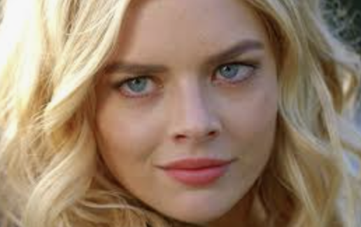 MaskedHorror123's tweet image. Samara Weaving really gave us:
• a blood-soaked final girl in Ready or Not
• a cult queen in The Babysitter
• one of the most shocking Scream VI openings
• chaos in Ash vs Evil Dead

Happy Birthday to a legend 🖤🔪

#SamaraWeaving #HorrorLegend #Scream #HorrorFirstKill