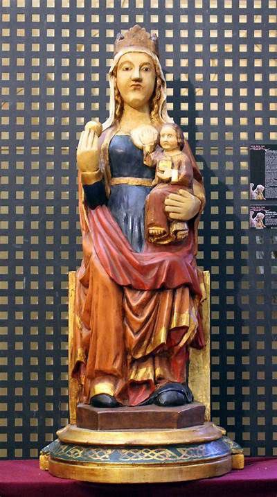 En 1916, S. S. el Papa Benedicto XV declaraba oficialmente a Nuestra Señora de San Lorenzo como Patrona principal de Valladolid, algo que el pueblo ya consideraba de hacía siglos. 
En 2026 cumple 110 años.
#ValladolidConSuPatrona
<a href="/Sanlorenzovall/">Sanlorenzovalladolid</a>