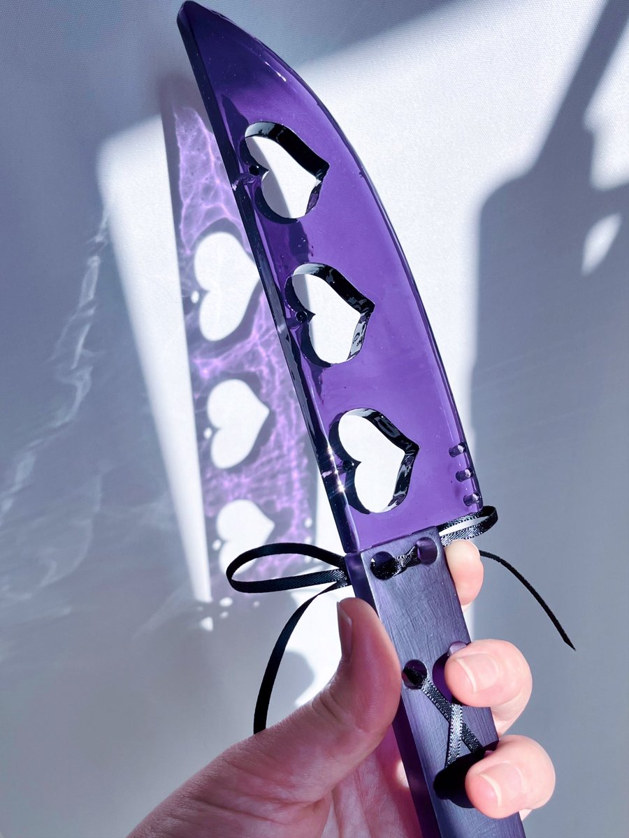 ————···₊⊹ ⁺˚ ཐི⋆🔪⋆ཋྀ ˚⁺ ⊹₊···————

リリコラム製ジャパニーズヤンデレソードの紫×黒ハートを通販に出しました💜

悪魔的カラーでかなりかわいいです🔪

————···₊⊹ ⁺˚ ཐི⋆🔪⋆ཋྀ ˚⁺ ⊹₊···————