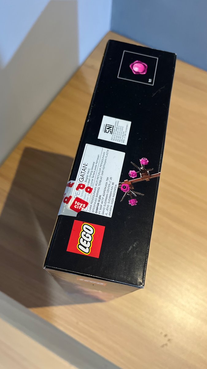 ttransmart's tweet photo. WTS LEGO PLUM BLOSSOM ORI, masih segel belum kebuka samsek, harga beli Rp.579.000 aku jual jadi Rp. 540.000 boleh nego
#zonauang #zonajajan #lego https://t.co/1L9u7R4Q4v