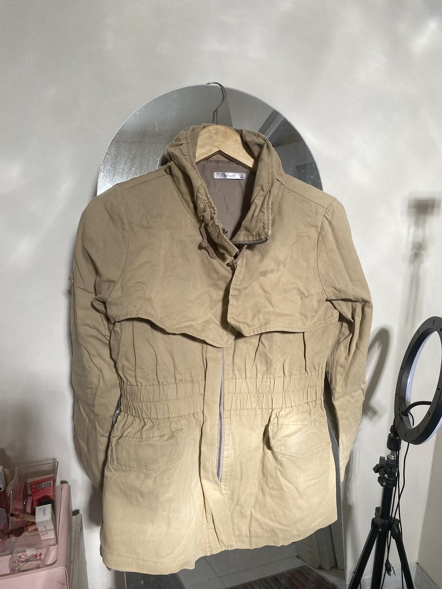 khnsaaf_'s tweet photo. @txtdarionlshop preloved 30k/item https://t.co/EURmkx3eK6