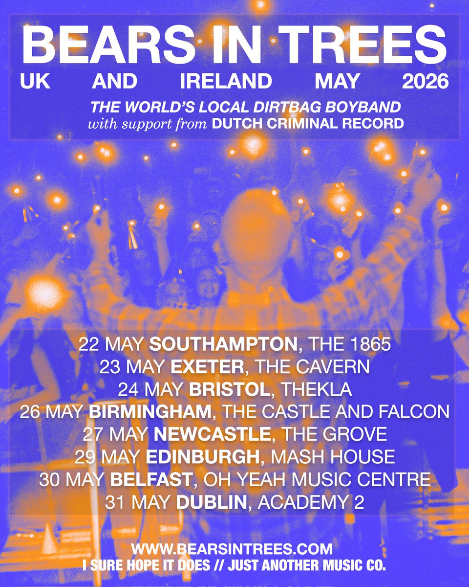 bears in trees are monumental☀️🌙 tweet media