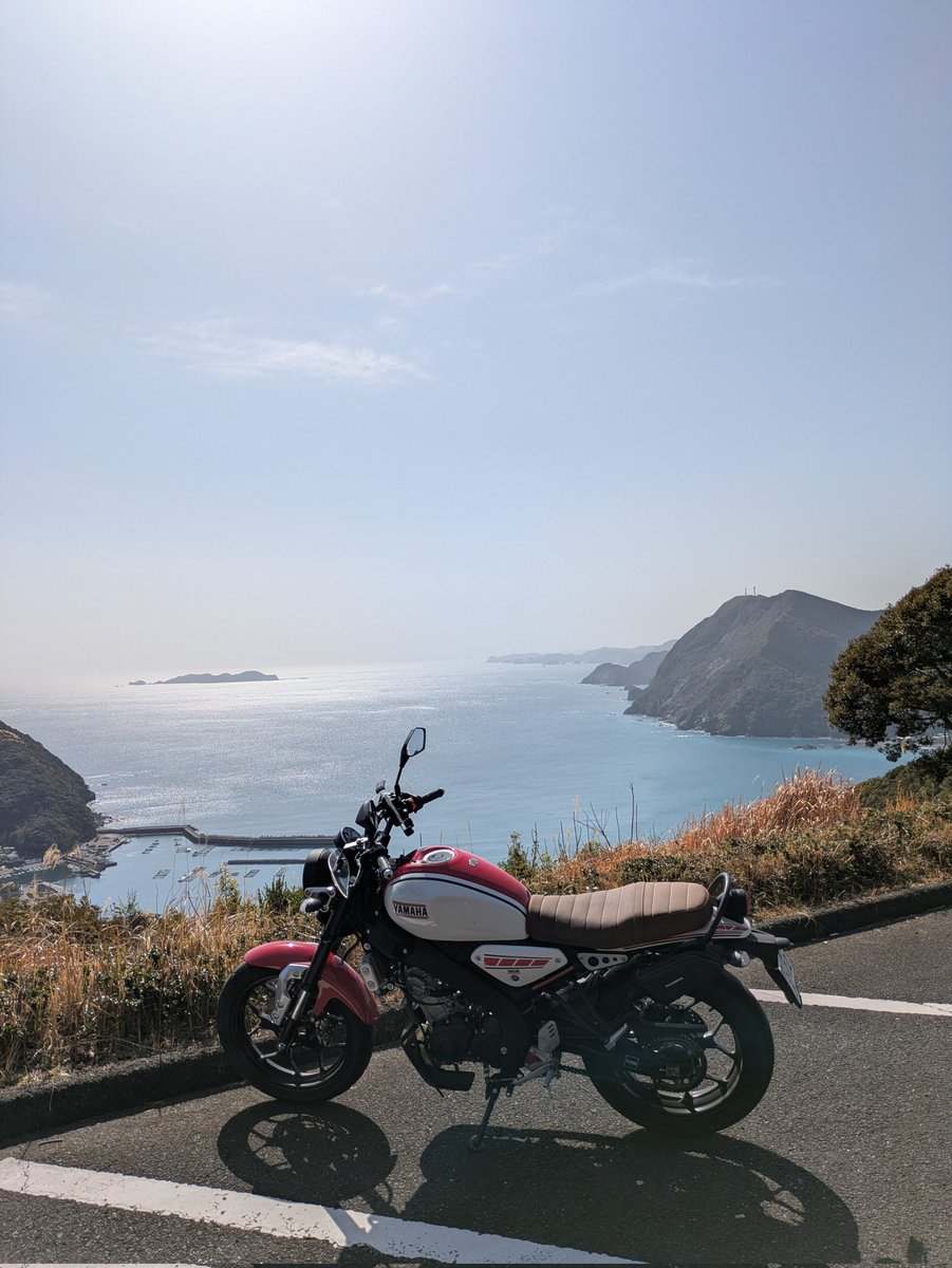 YodakinBo_Rider's tweet photo. 今日は花粉+黄砂+PM2.5のトリプルパンチでが景色は霞んでて残念。

#XSR155
#155cc
#宮崎ライダー https://t.co/a3zOtIjEcL