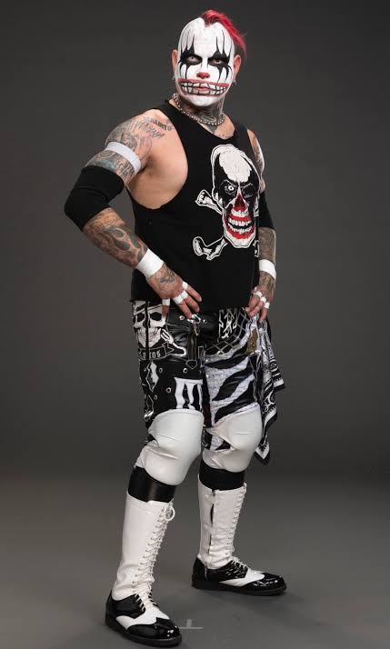 KingEmpire345's tweet image. So following Mr. Iguana and Psycho Clown reveals

In my opinion, here are 4 others I see  @WWEgames @CornellGunter_ @ITZLexieP revealing next:

Lady Flammer 
Pagano
Faby Apache 
Octogon Jr

#WWE2K26