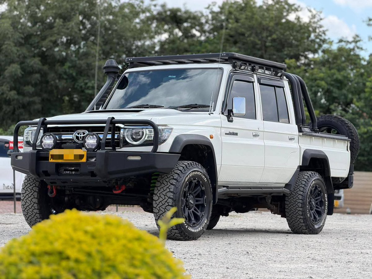 JaMtoka's tweet image. And on the 7th, God created the Toyota Land Cruiser...