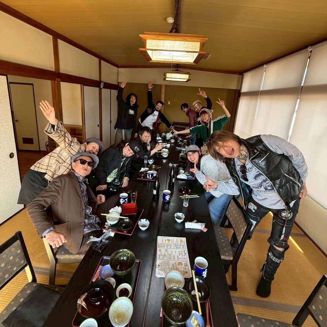 2026.2.22(日)
島根益田ALIVE

-set list-

百日紅
約束
じゃあね、
でらいいがや
らしくあれ
ジャストローリングヒットマン
研ぎ澄ませ
青い春