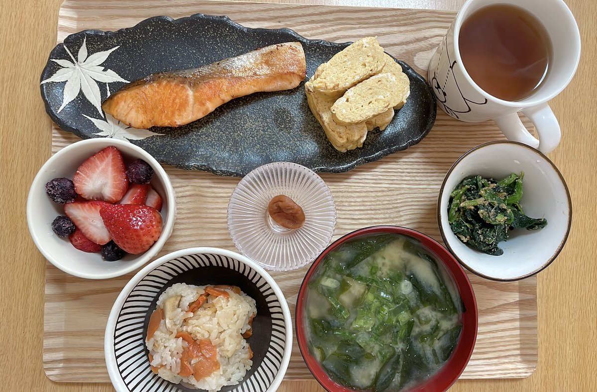 今日なんか腹持ち悪い 年末に頂いたキウイフルーツ冷蔵庫入れっぱなし