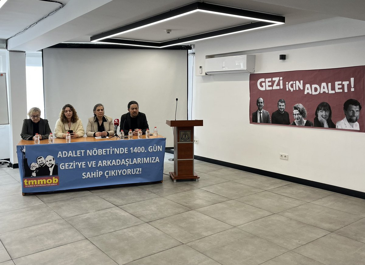 tmmobist's tweet photo. Mesleki ve teknik bilgilerini halkın yararına kullandıkları için arkadaşlarımız 1400 gündür tutuklu.

Gezi’yi savunmaya, Gezi Davası’nda tutsak edilen arkadaşlarımızla dayanışmayı büyütmeye ve ülkemizin geleceğine sahip çıkmaya devam edeceğiz.

#GeziyeÖzgürlük https://t.co/0DNZXXMn0P