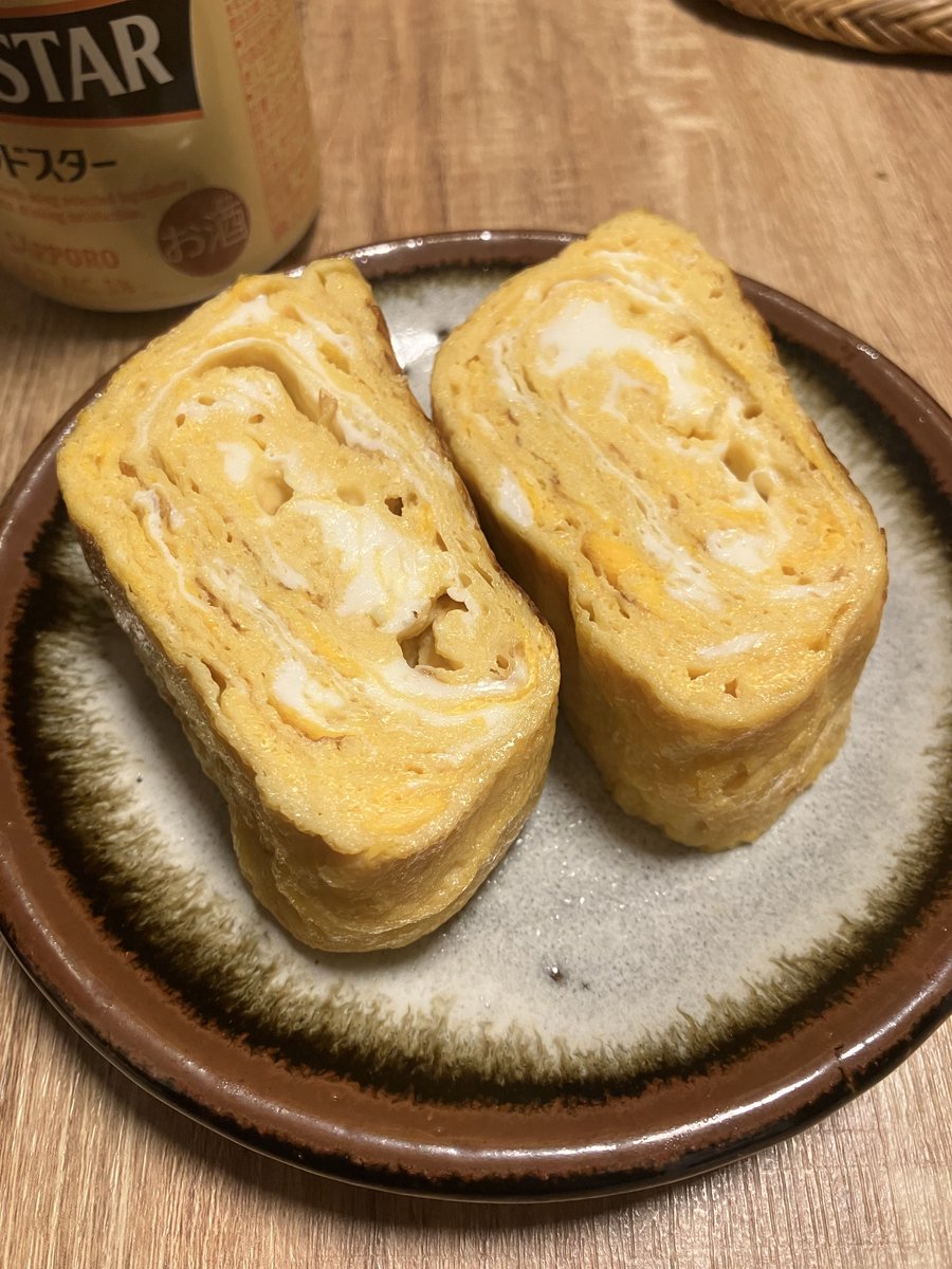 今日は昨日の残りのけんちん汁とふかふかの厚焼き卵で簡単に🍺卵焼きは甘めがビールに合うね〜