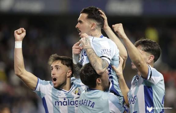 Eɭ Aꜱᴇꜱᴏʀ👤✍️ tweet media