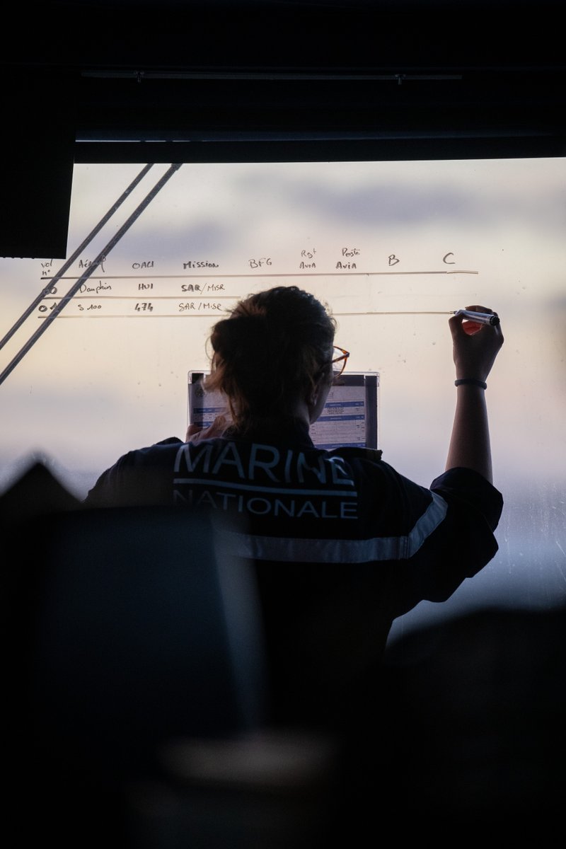 MarineNationale's tweet image. #MondayMotivation | On planifie, c’est
lundi. 🗂️
Anticiper, coordonner, agir.

📸 Manuela Tapon / Marine nationale

#MarineNationale #Mission