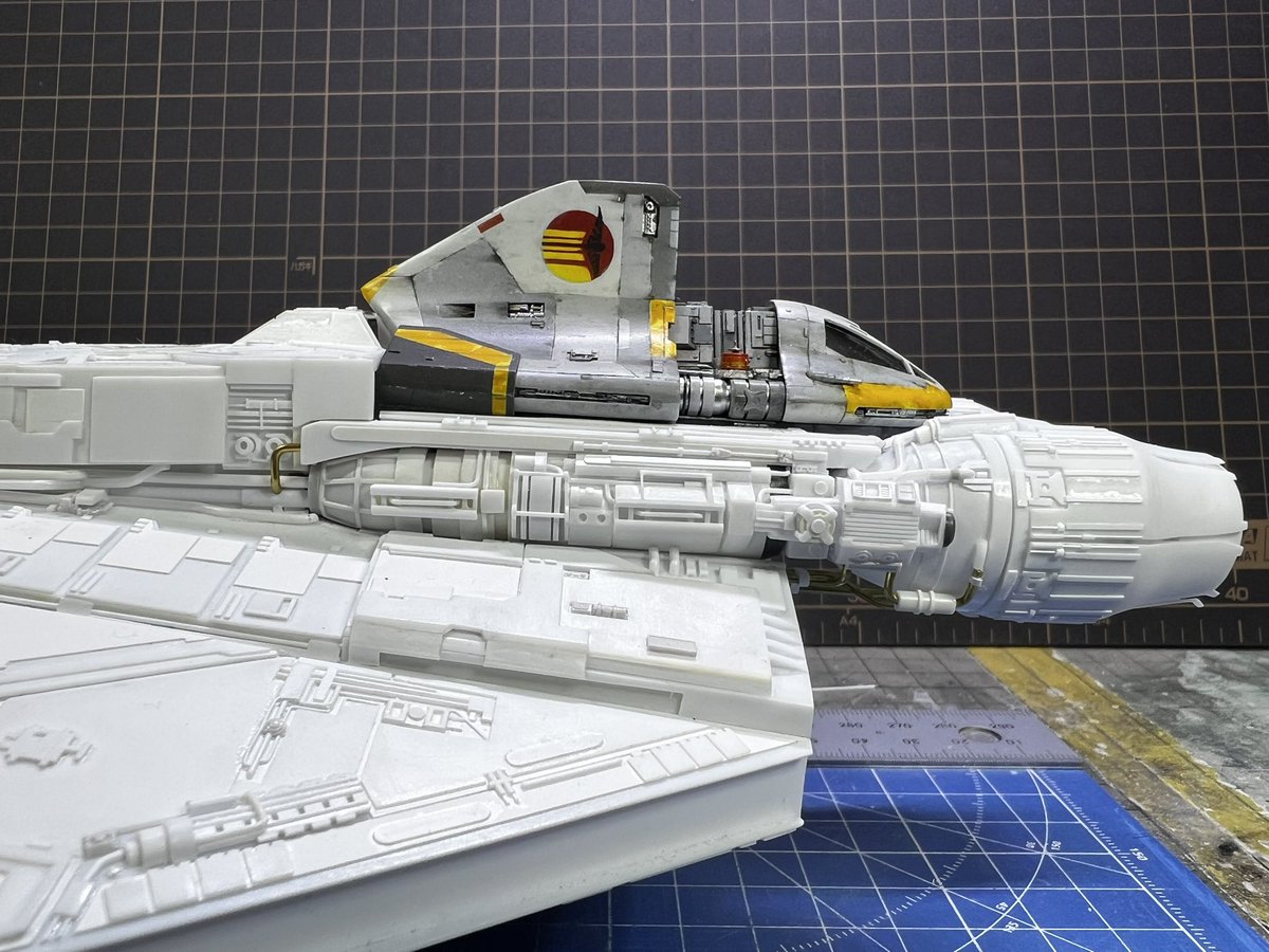 GillesV27t's tweet image. メインエンジン出来たので更新　結構な作業量でした。SWメカらしいゴチャメカ具合でカッコいい！から頑張れた。ROKUGENさんのファントムIIを載せてひと段落。次はサブエンジンです。
#144theghost #ghostphantomII #scratchbuild #StarWars