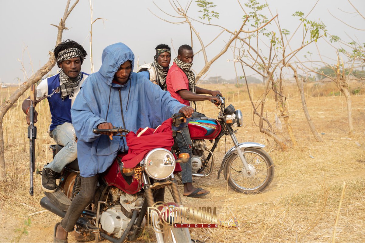 DreamoraStudios's tweet photo. #DUHUCOMINGSOON🔥
Directed by David Silver
Produced by Benjamin Bulus
A Film By Dreamora Studios.
#DUHU
#AfricanCinema
#NigerianFilm
#BehindTheScenes
#FilmInProduction
#StoriesThatMatter
#CinemaWithPurpose
#DreamoraStudios https://t.co/vtPoeviuE7
