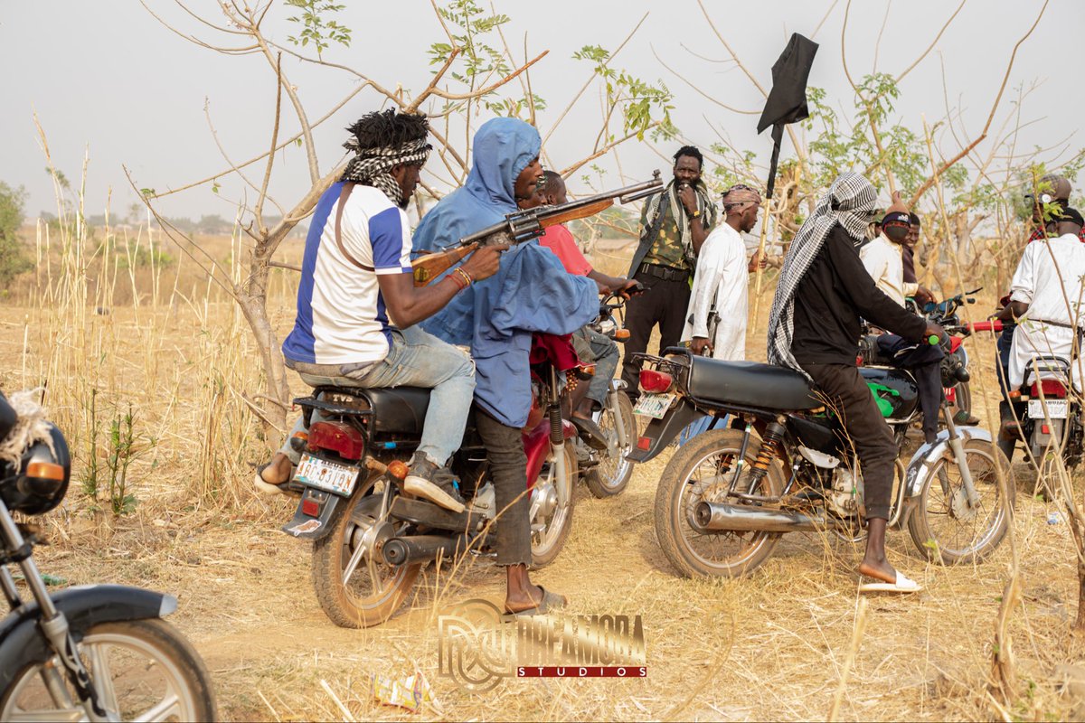 DreamoraStudios's tweet photo. #DUHUCOMINGSOON🔥
Directed by David Silver
Produced by Benjamin Bulus
A Film By Dreamora Studios.
#DUHU
#AfricanCinema
#NigerianFilm
#BehindTheScenes
#FilmInProduction
#StoriesThatMatter
#CinemaWithPurpose
#DreamoraStudios https://t.co/vtPoeviuE7