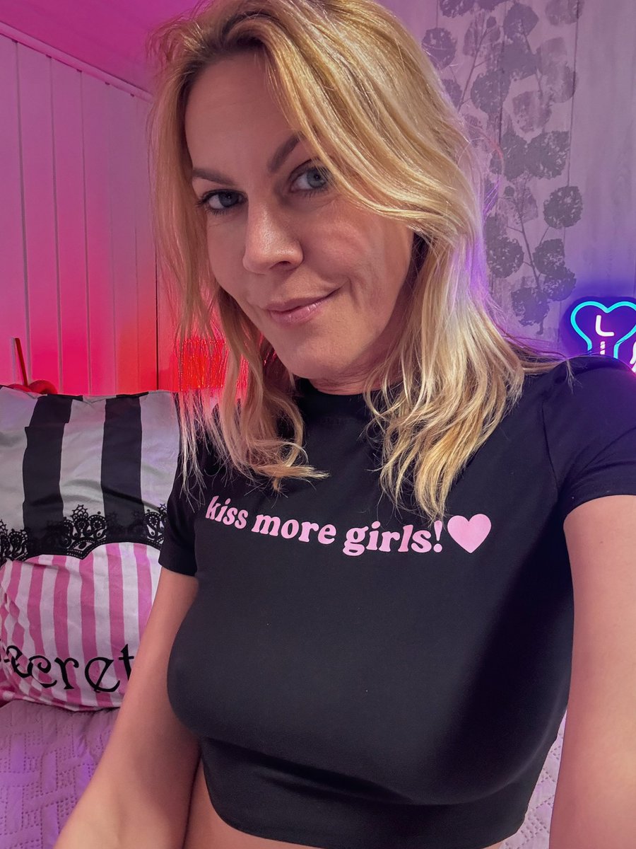 Miley Weasel tweet media