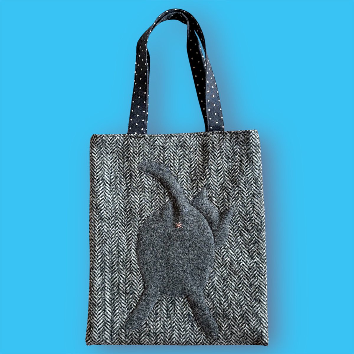 猫のおしりアップリケのトートバッグ🐈 今年初のイベント出店に持って