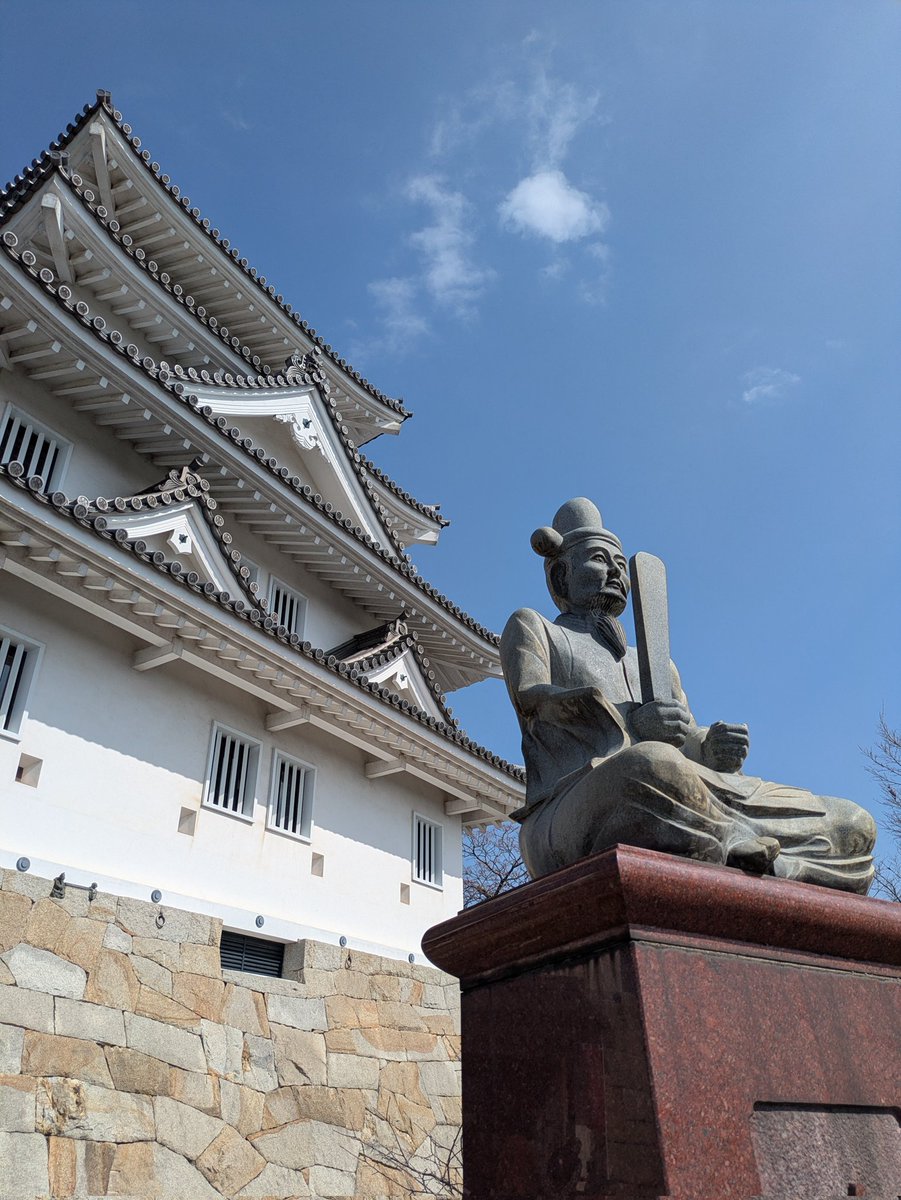 娘と城をめぐりながら、戦国BASARAコスするか！と、盛り上がるwww

夏のラグコスは行く方向で、衣装作成がんばりますꉂ🤭
ワシ→天海
娘→小早川