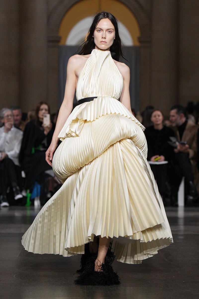 Didn't have time to talk about it yesterday but Erdem had such an insanely gorgeous collection