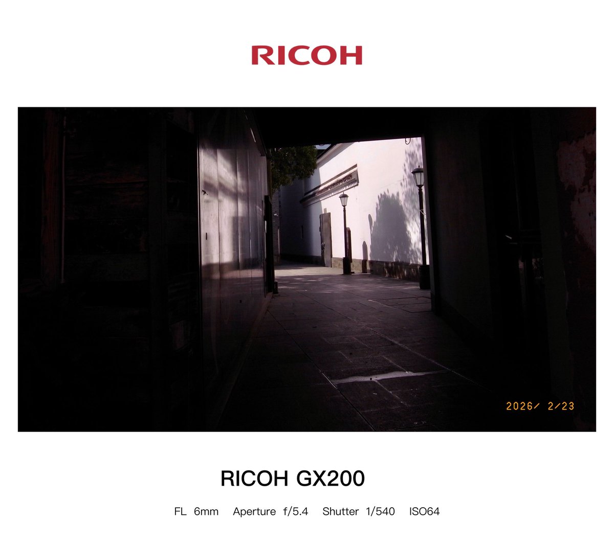 公司快到审计时间了，在处理一些事物性的工作，准备给服务、审计公司提供一些资料。做的过程让我从政府角度如何使用AI来推演下，基本上会把现在的服务公司都取代掉。
目前看到关于AI的讨论，基本都是个人站在现有角色上来去看待AI的能力的影响，或者是中小企业视角来看如何降本增效之类的。