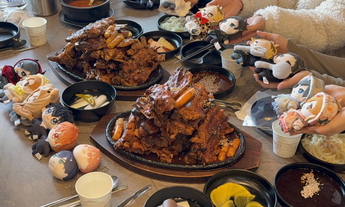 loverlaemi's tweet photo. 트친들과 대전여행 겸 걸스나잇꒰🌙꒱ ｡♪ ₊

1. 맛집가기
2. 두쫀쿠 만들기
3. 젤리 얼먹
4. 단체티 입고 깊은 BL(주로 기븐) 토크
5. 랜덤 쓸없선
6. 케이팝 노래 맞추기
7. 영화(우미에) 단체관람
8. 성심당 털기 https://t.co/PtY377xLaw