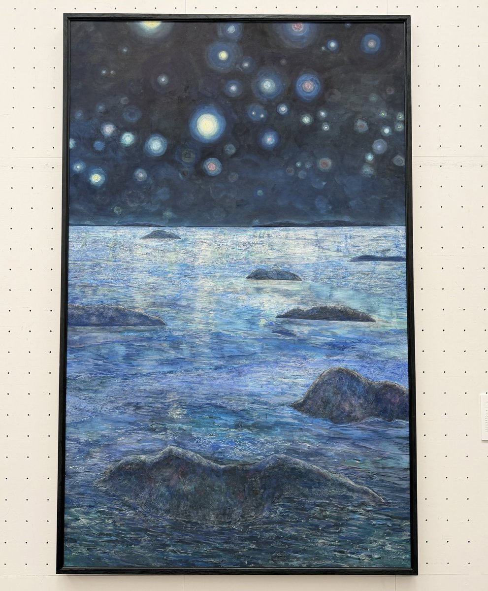 またたく星空の下に岩絵具で水面が煌めいていて、この表現ができる日本