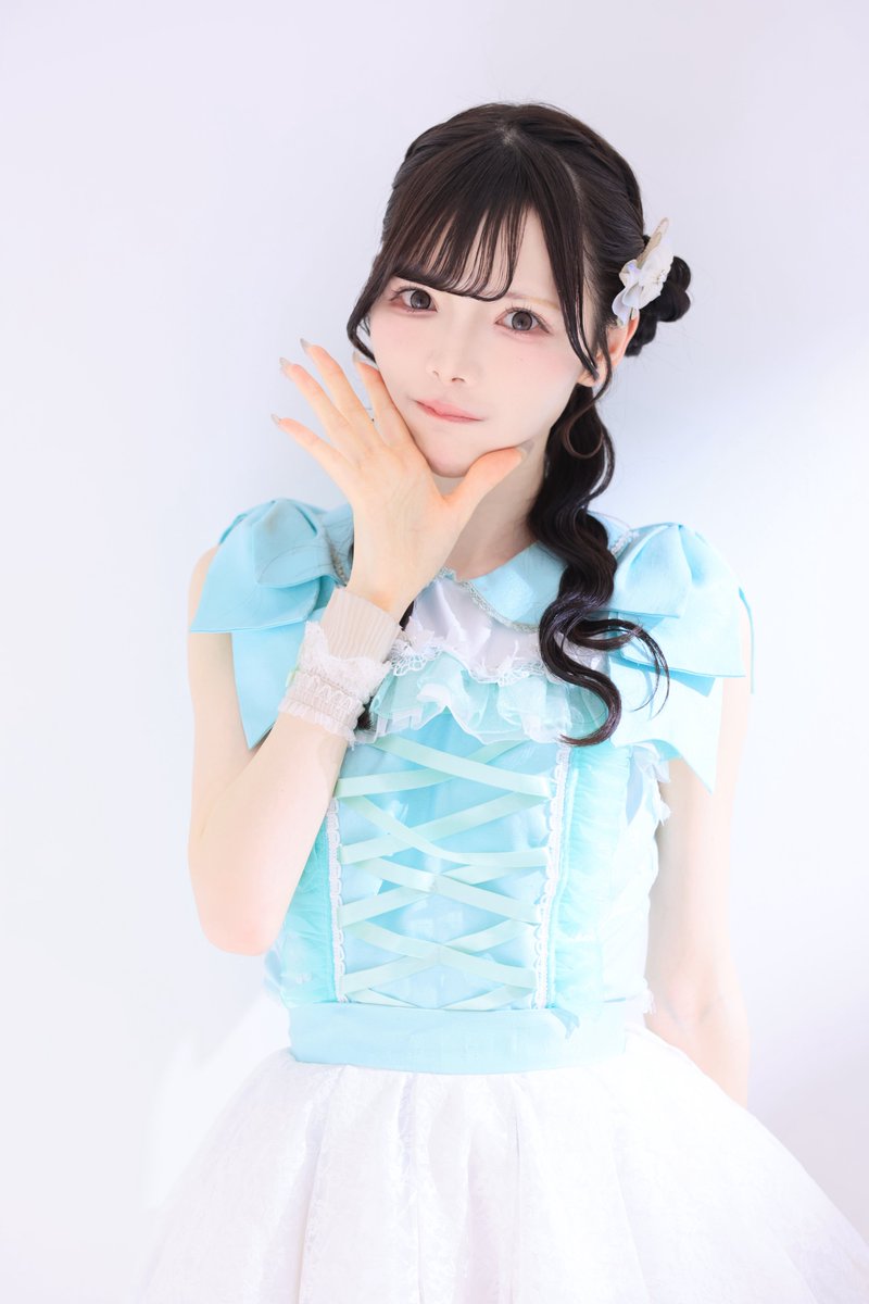 新アー写公開されました🍀 大拡散希望です(´⸝⸝•ω•⸝⸝ `)