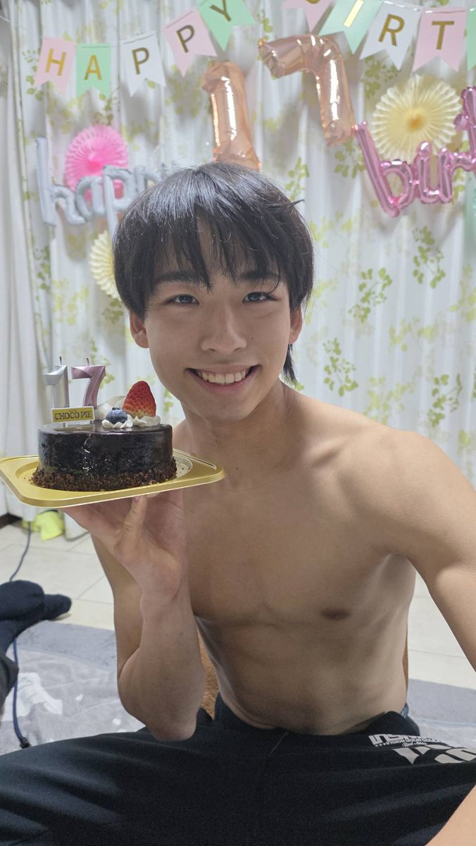 takemaru_jb's tweet photo. チョコパイケーキ🎂
美味かった https://t.co/J6g1Gmm3hd