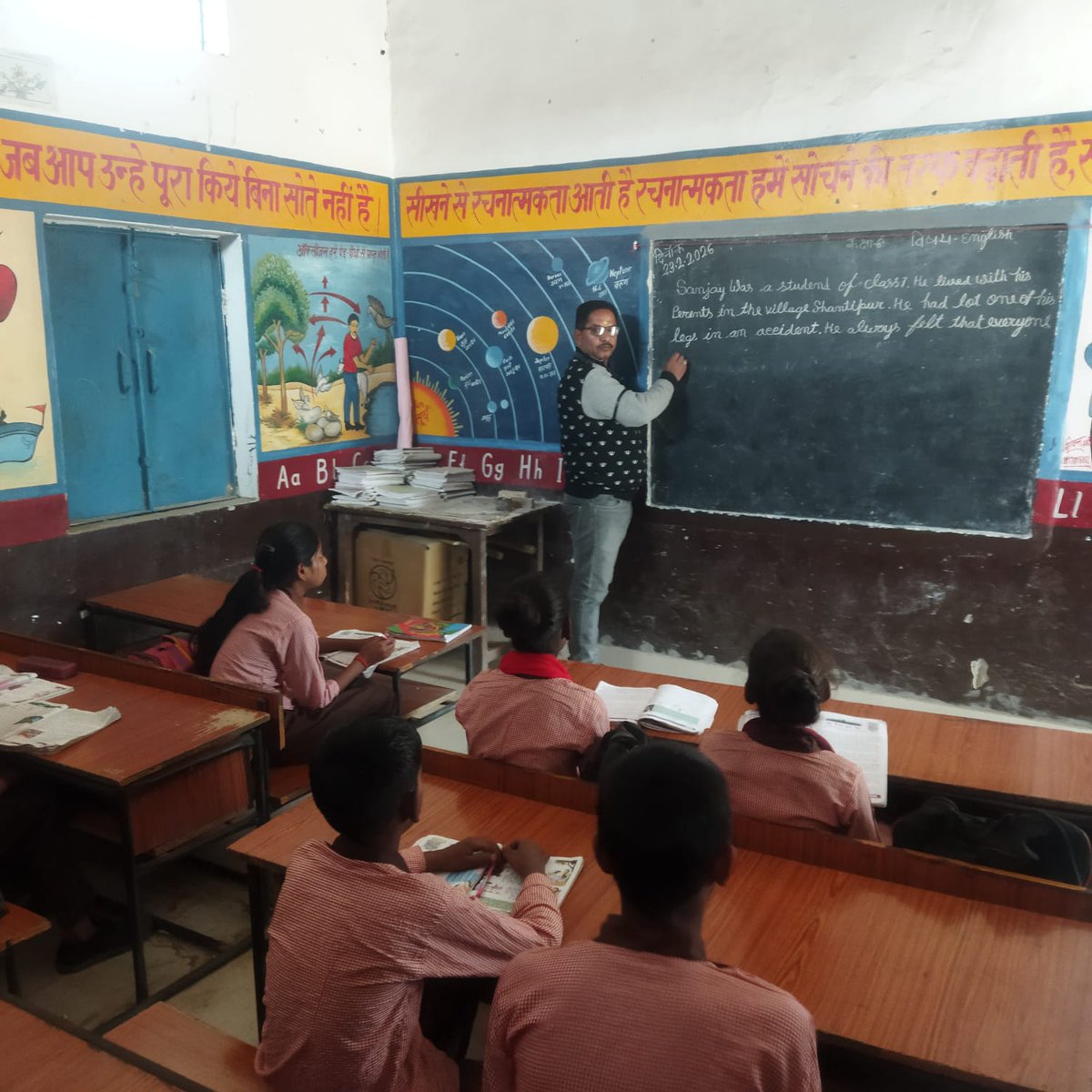 "न्याय हो भविष्यगामी, न कि अनुभव का स्वामी!"
TET अनिवार्यता के विरुद्ध काली पट्टी बांधकर शिक्षण-कार्य करने को मज़बूर
#JusticeForTeachers
<a href="/DrDCSHARMAUPPSS/">Dr Dinesh Chandra Sharma</a> @TFI_2025
<a href="/PMOIndia/">PMO India</a> <a href="/BJP4India/">BJP</a> <a href="/dpradhanbjp/">Dharmendra Pradhan</a> <a href="/myogiadityanath/">Yogi Adityanath</a> <a href="/rajnathsingh/">Rajnath Singh</a>
