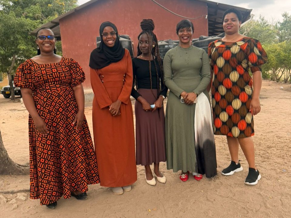 AMPLIFY Girls tweet media