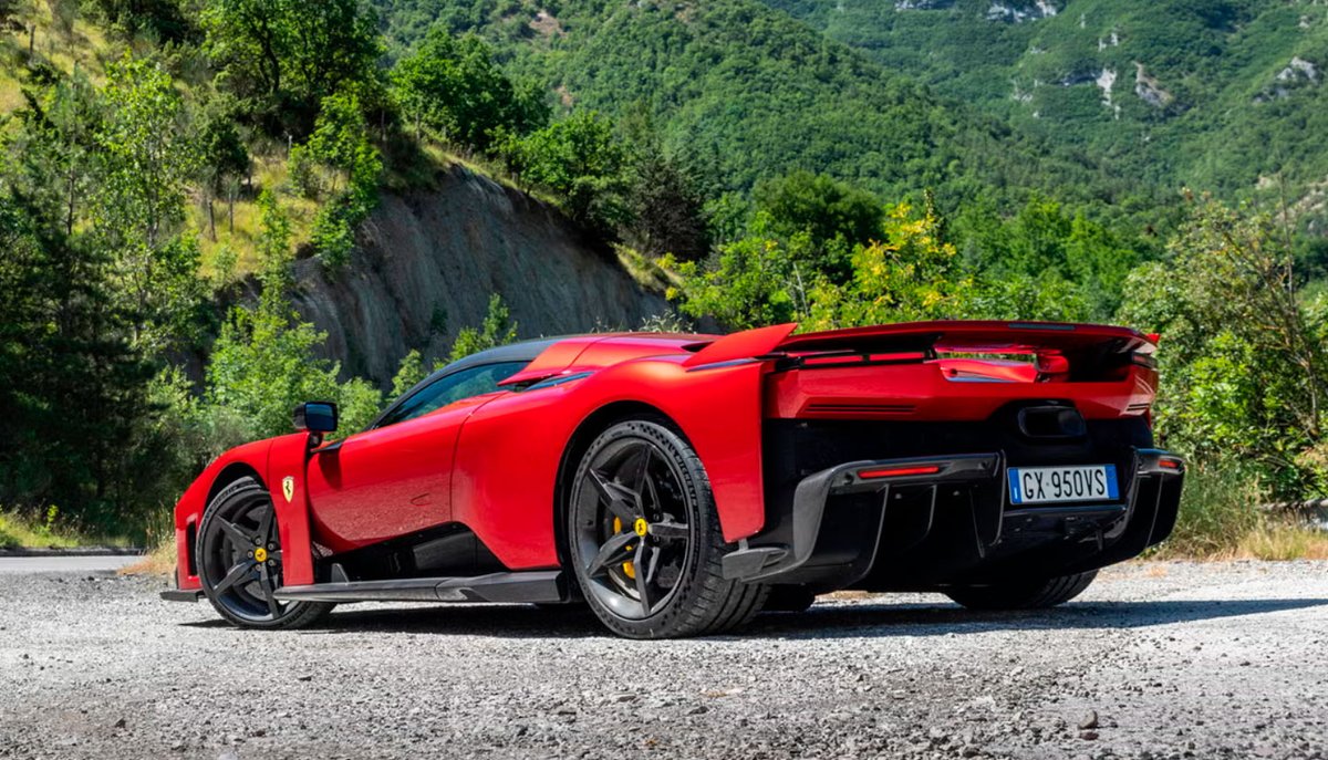 TrackDayMexico's tweet photo. Ferrari planea el debut de 5 nuevos modelos para 2026
  https://t.co/0VZcvTLxWW https://t.co/nZDEIOIRze