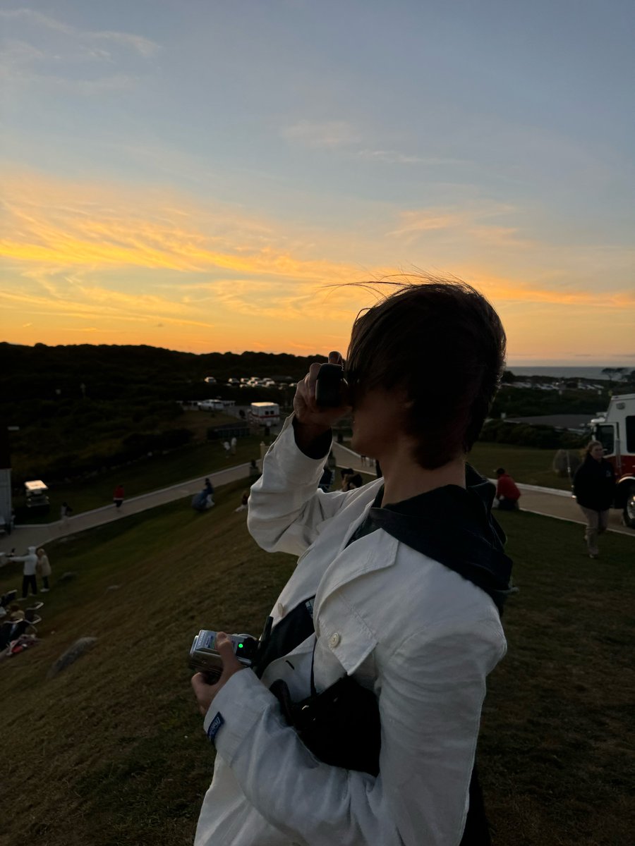Golden Hour by MARK.

Hope the sky treats him well today.