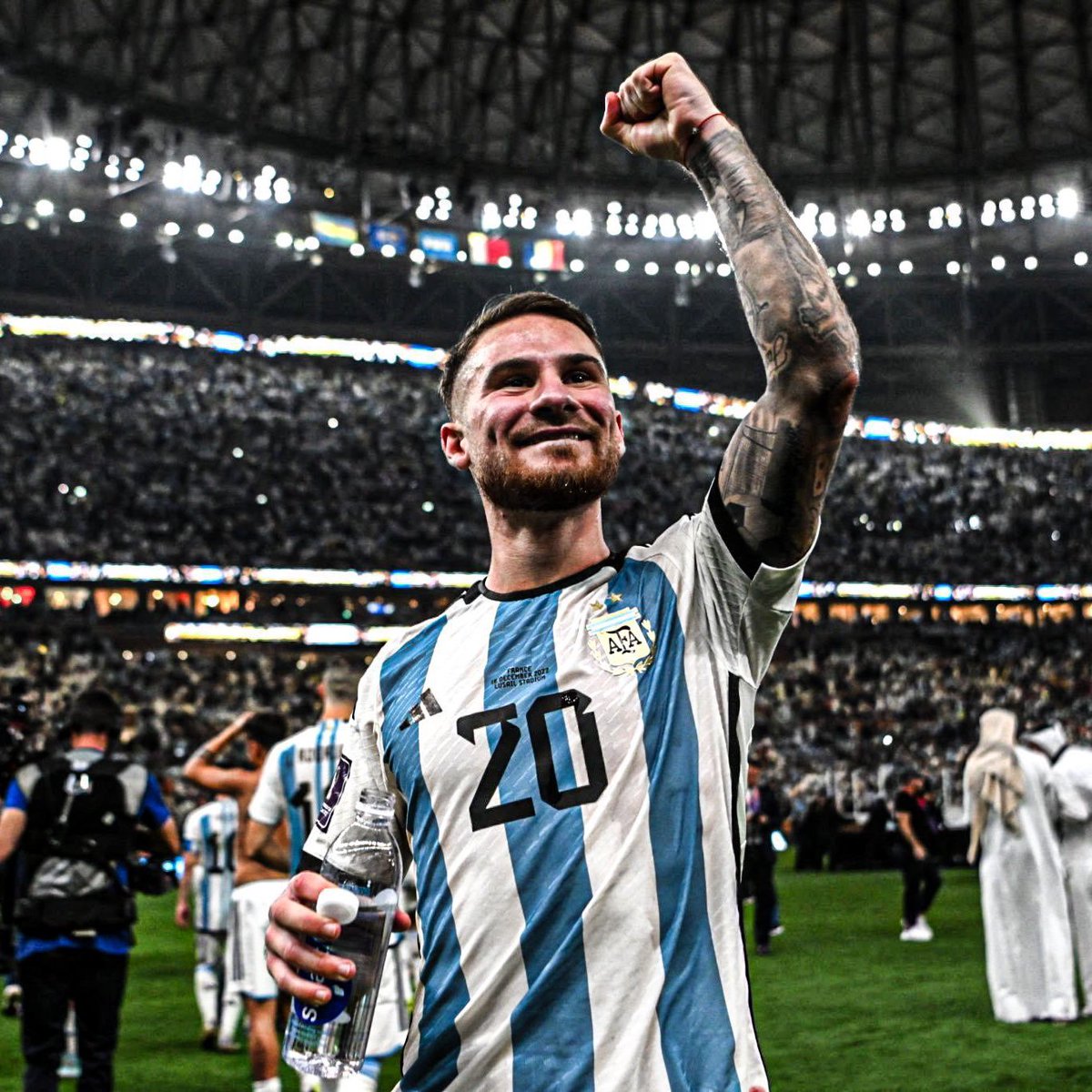 👏 MAC ALLISTER SE DESHACE EN ELOGIOS HACIA ESPAÑA

🗣️ "Hoy por hoy, veo a España por encima nuestro"

🔜 Recordemos que España y Argentina se medirán en la Finalissima el próximo 27 de marzo

ℹ️ Diario.ole