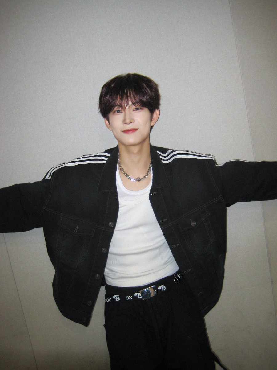 Geonwoo. tweet media