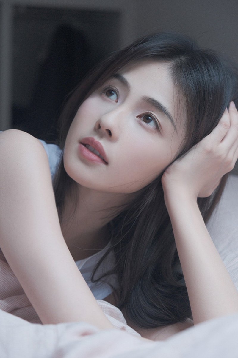 🍉 The period drama Da Zui Kai Xuan is rumored to have cast Bai Lu as the female lead.

In the series, Bai Lu is expected to portray a gifted girl named Yang Kaixuan. The storyline is said to be highly inspirational. It is also rumored that Bai Lu will continue her career