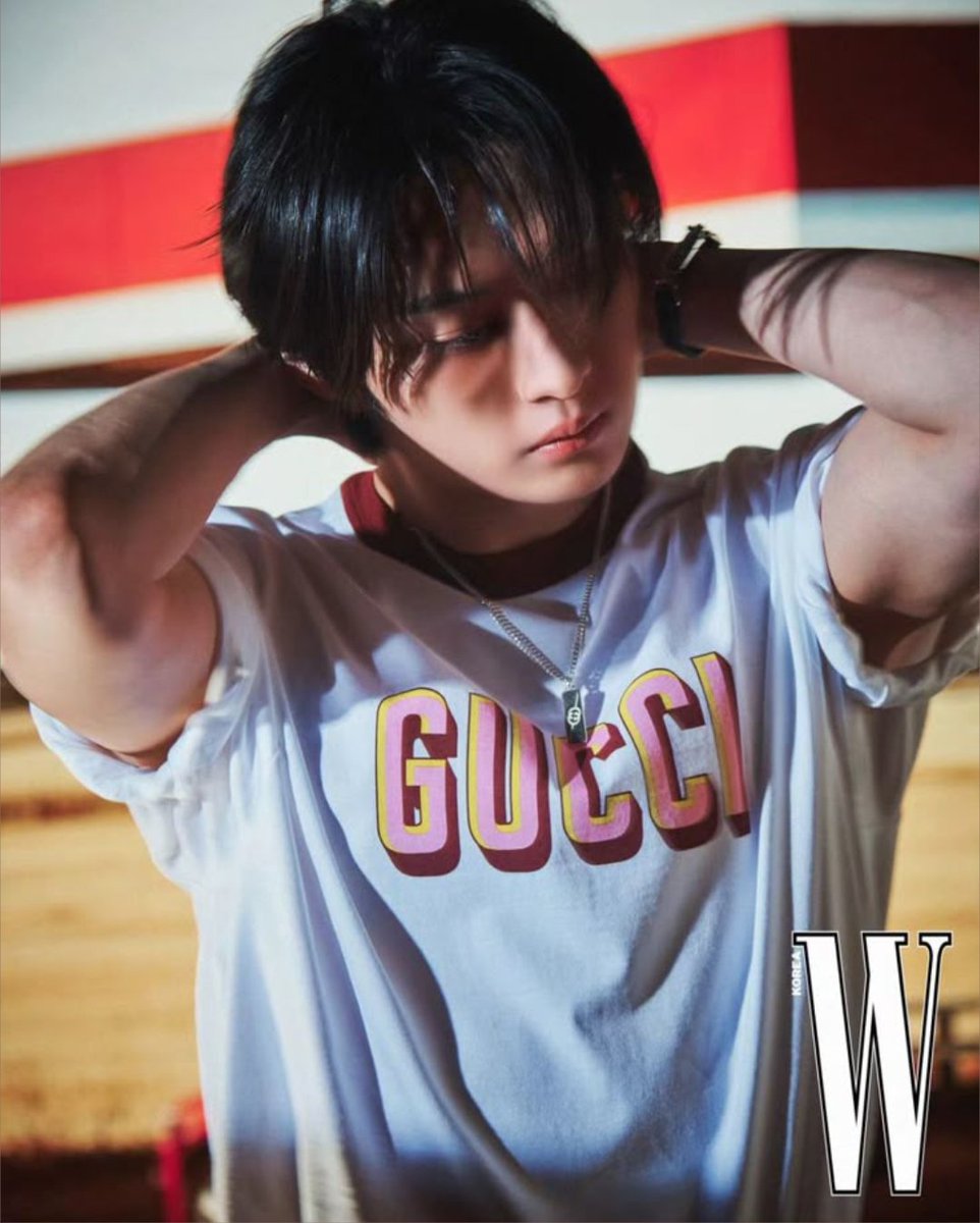 When elegance and masculinity coexist. 
LEE KNOW HUMAN GUCCI
#LeeKnowXGucciMFW
#GucciFW26