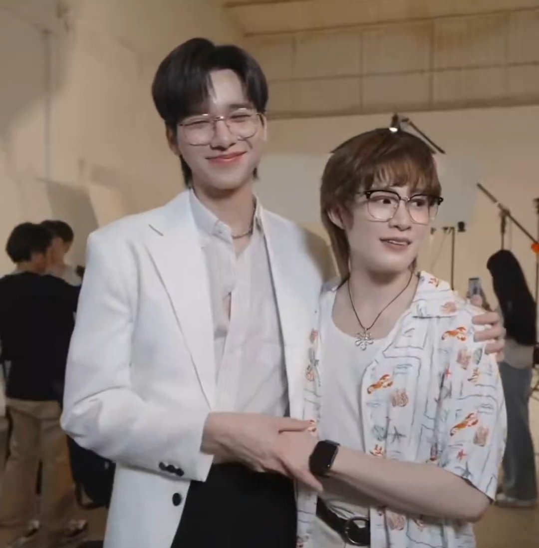 Damn. Since ohm is always beside jimmy, i tend to forget how tall he is in comparison to others 

YOUR THIRD FITTING
#Fittingที่สามของเธอ