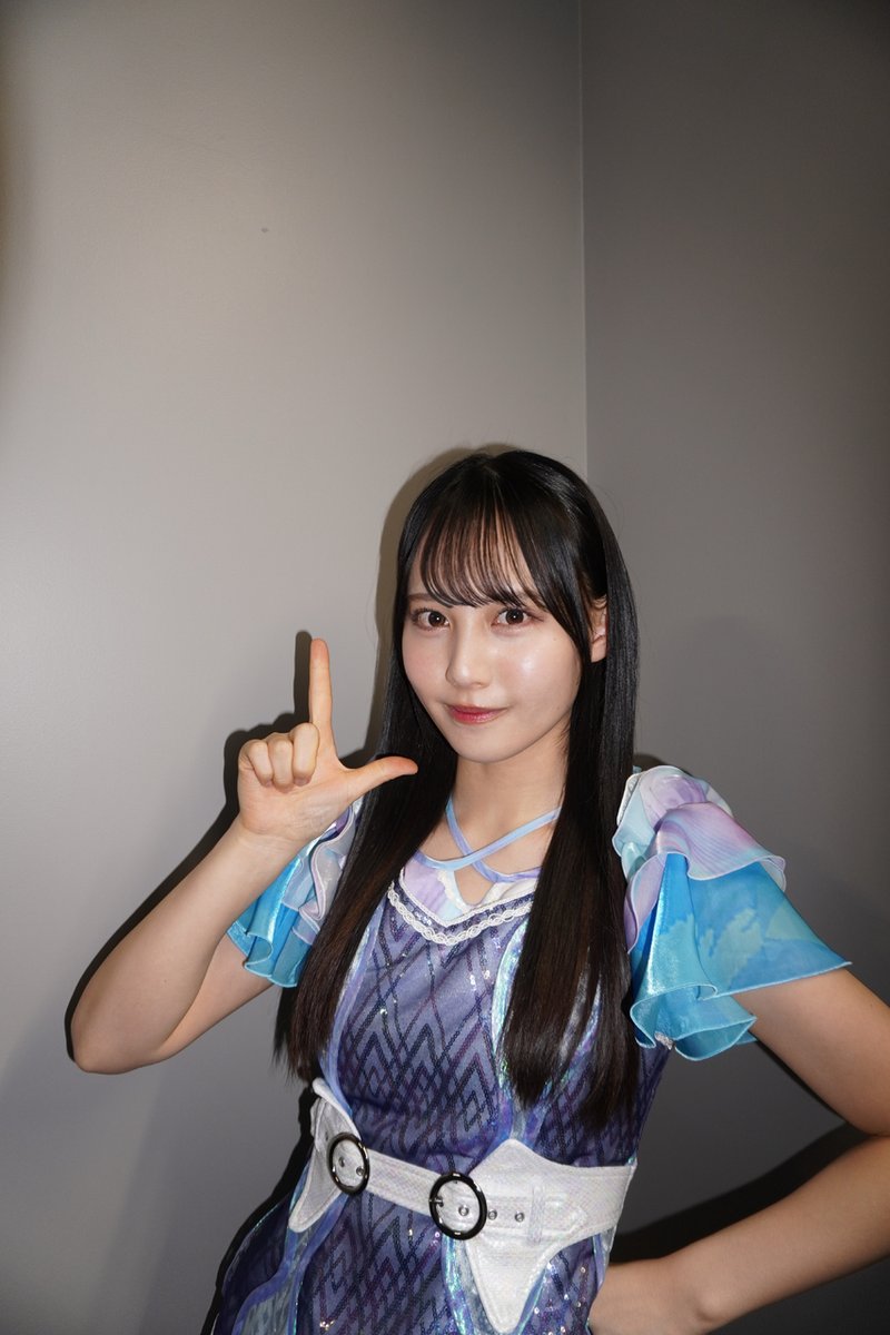 即*ら様 松尾桜 ハピマジ 直筆サイン入り生写真 座り おひさまのみなさん、どうかいいね、リポストお願いします #松尾桜